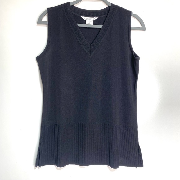 Exclusively Misook Sleeveless Black V Neck Shell M